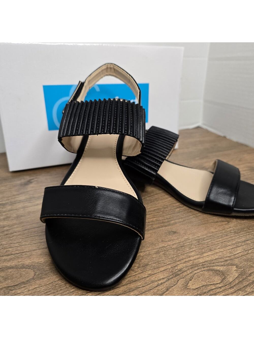 Comfort Corner black sandals feature a pleated strap design sz 8.5 WIDE NEW